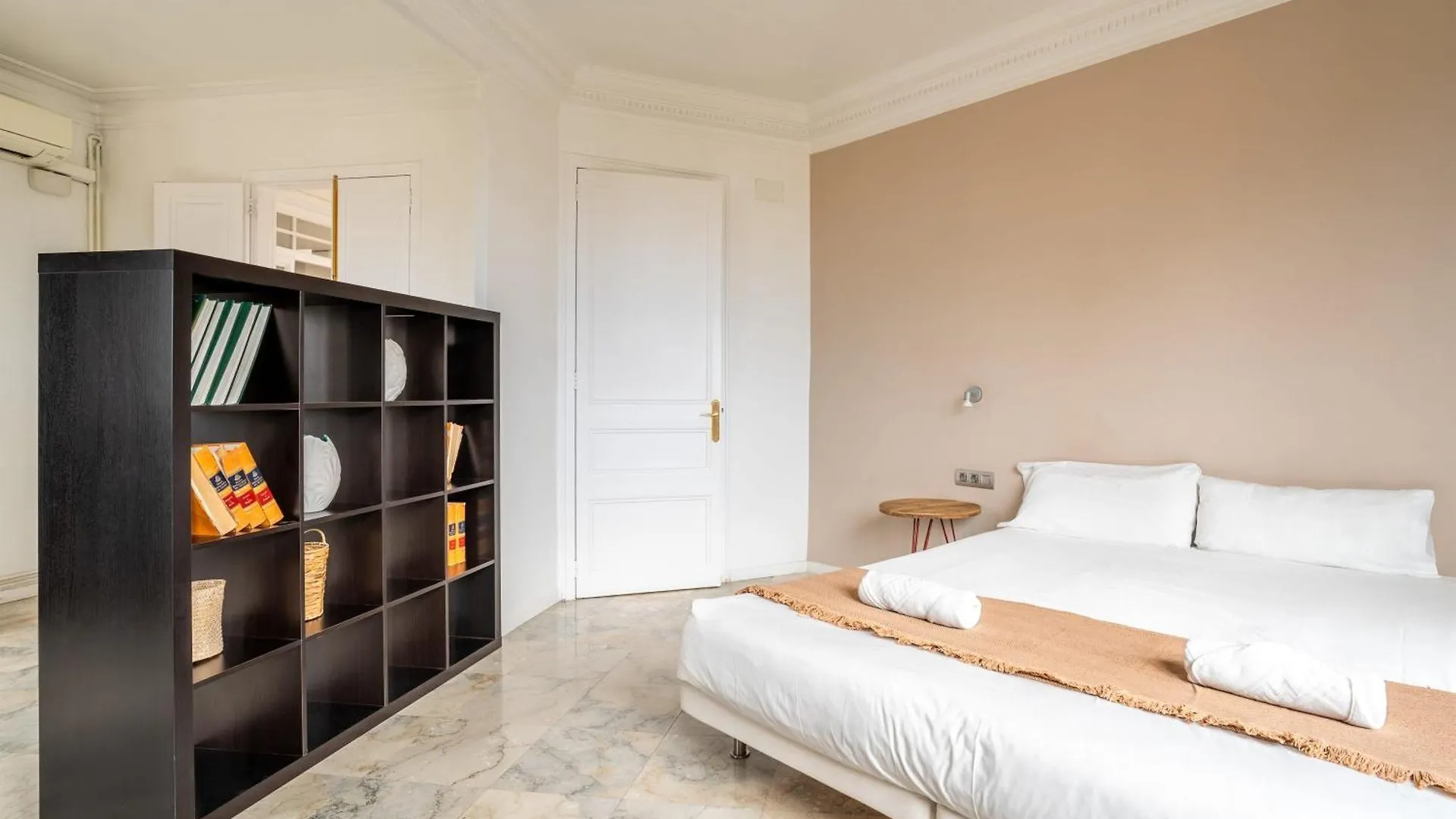 Placa Catalunya Luminous And Exclusive 5Bd Penthouse contacts
